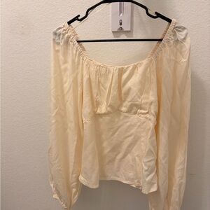 ✨NWT✨Old Navy Soft Cream Blouse